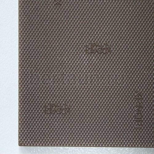 Полиуретан №  7   Пластина ЖЕСТКАЯ  ХPROFI 100*450*6,8 РИФЛ. коричневая